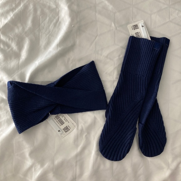 NWT Lululemon Twist Knit Ear Warmer (OS) And Mittens (M/L) Navy Blue MSRP $ 92 - Picture 2 of 6
